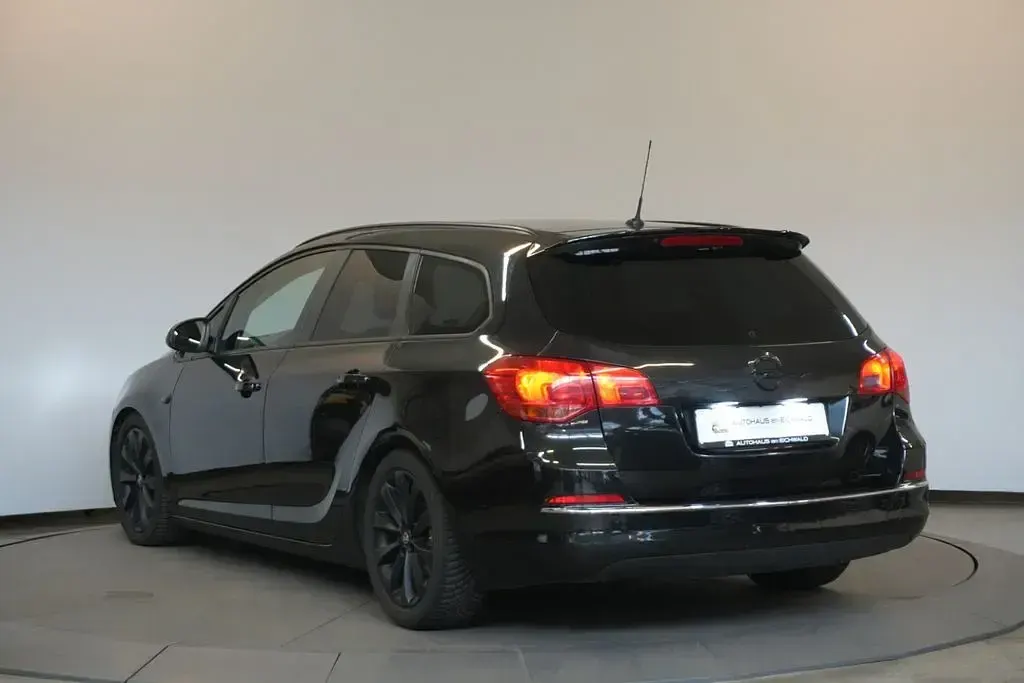 Gebraucht Opel Astra Style 140 PS (102 kW) 2015 Schwarz Limousine