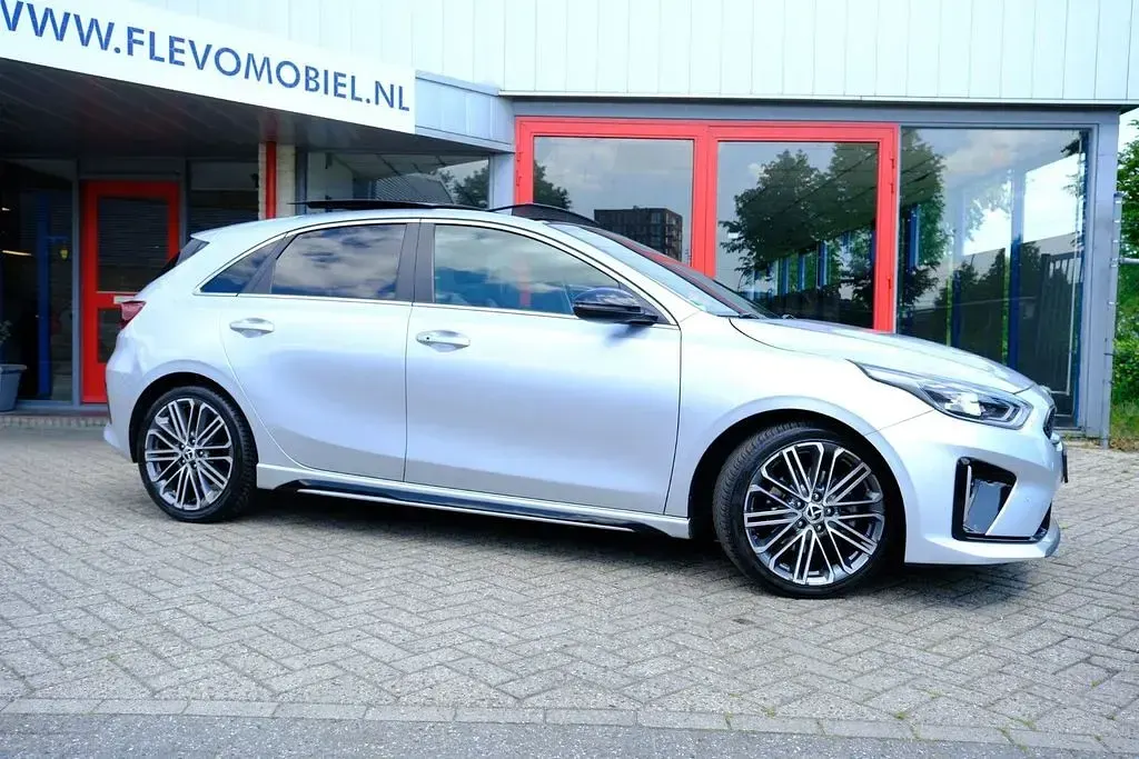 Gebraucht Kia Ceed GT 140 PS (102 kW) 2020 Grau Kleinwagen