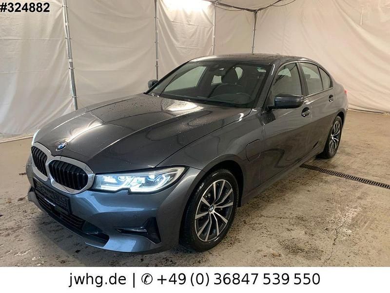 Grau Gebraucht 2020 BMW 330e Advantage Limousine | 25.950 € (Fairer Preis) - Bild 1/4