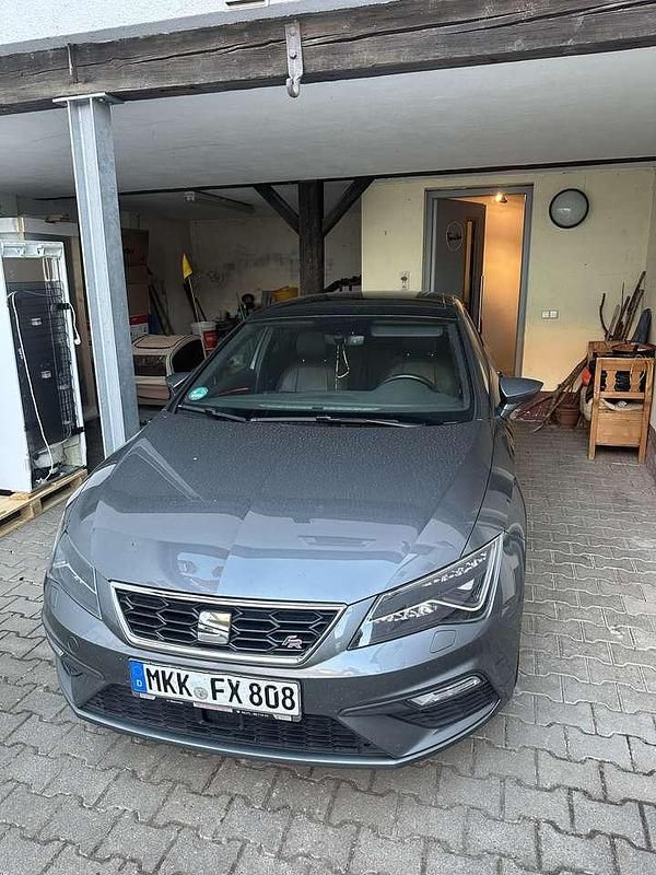 Grau Gebraucht 2018 Seat Leon FR Limousine | 19.999 € - Bild 1/4