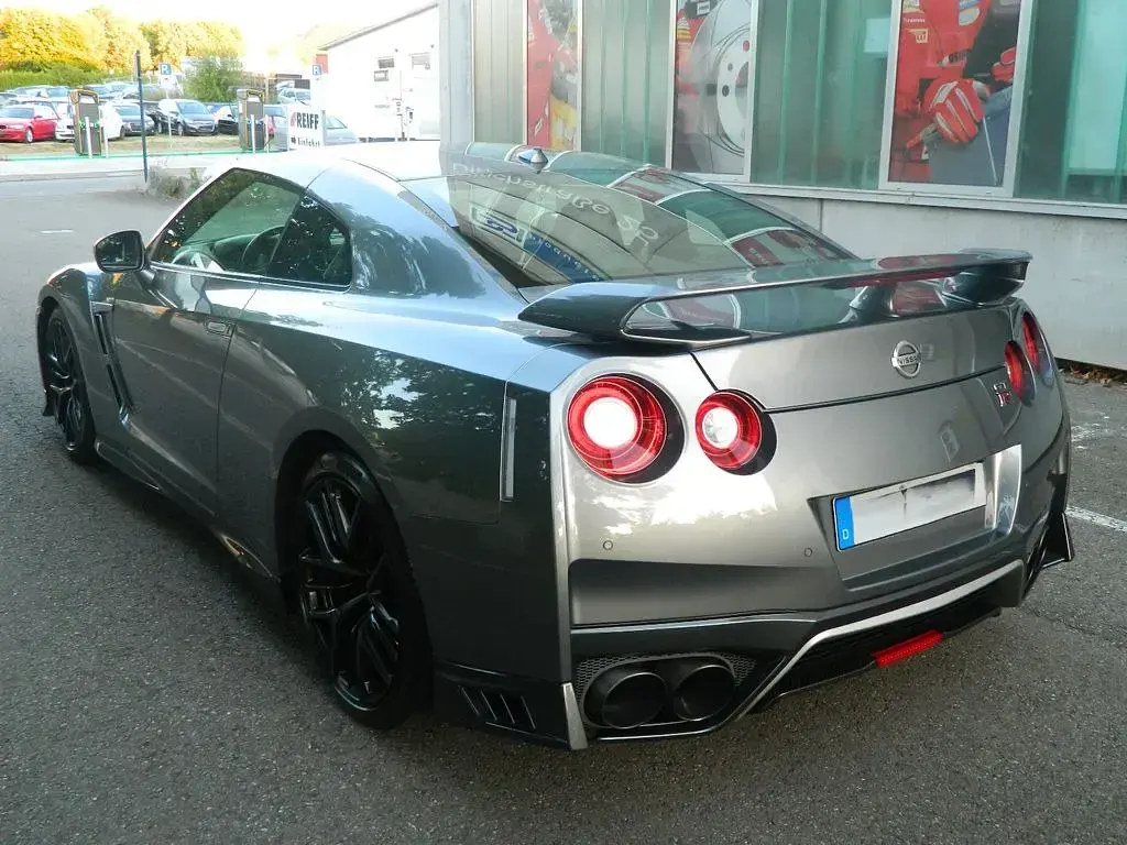 Gebraucht Nissan GT-R Prestige 570 PS (419 kW) 2018 Grau Coupé