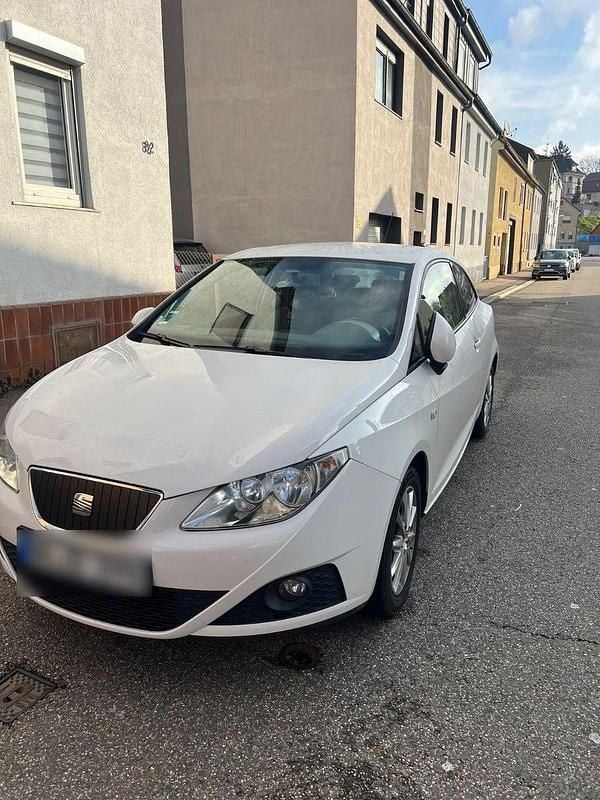 Gebraucht Seat Ibiza 75 PS (55 kW) 2011 Weiß Limousine