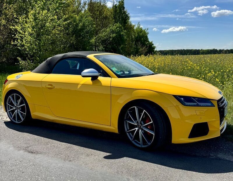 Gelb Gebraucht 2018 Audi TT Roadster Design Cabrio | 31.990 € (Fairer Preis) - Bild 1/4