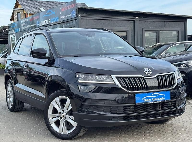 Schwarz Gebraucht 2019 Skoda Karoq Style SUV | 22.990 € (Fairer Preis) - Bild 1/4