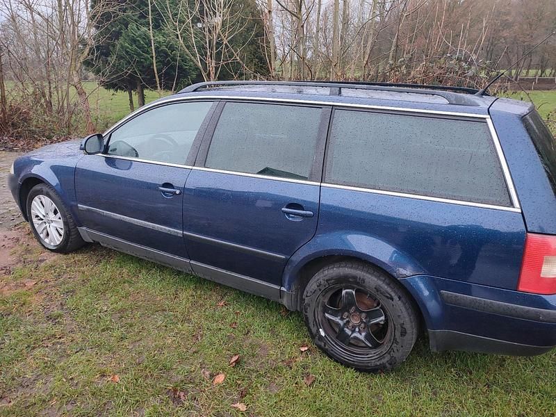 Gebraucht VW Passat Comfortline 130 PS (95 kW) 2005 Blau Kombi