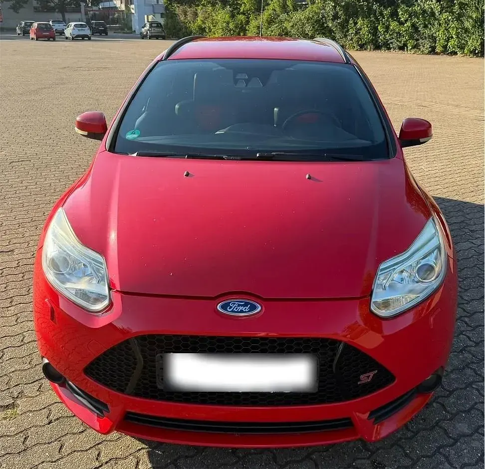 Gebraucht Ford Focus ST 250 PS (183 kW) 2012 Rot Kombi
