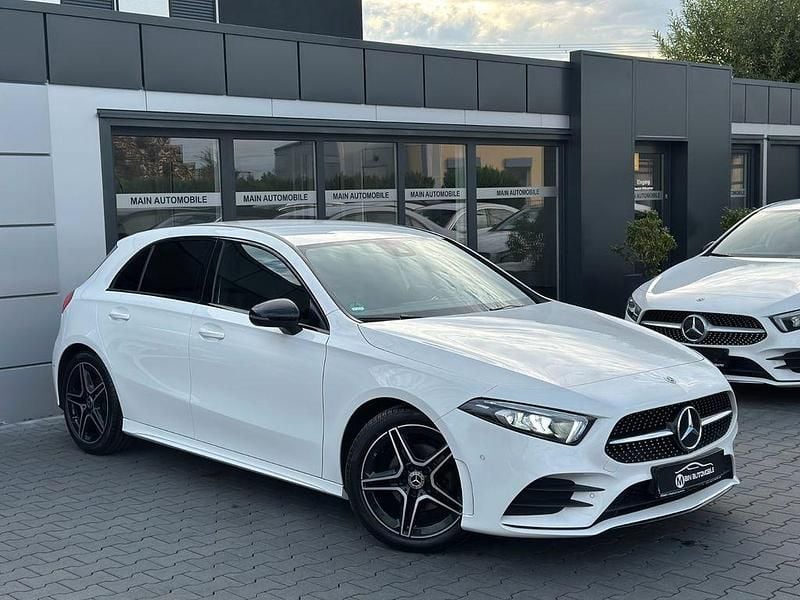 Weiß Gebraucht 2022 Mercedes A180 AMG Limousine | 26.890 € (Guter Preis) - Bild 1/4