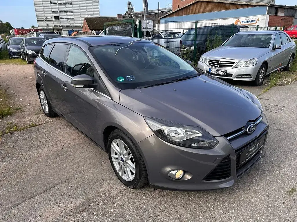 Gebraucht Ford Focus 125 PS (91 kW) 2014 Braun Limousine