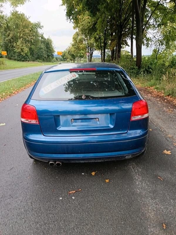 Blau Gebraucht 2006 Audi A3 Kleinwagen | 1.350 € (Superpreis) - Bild 1/4