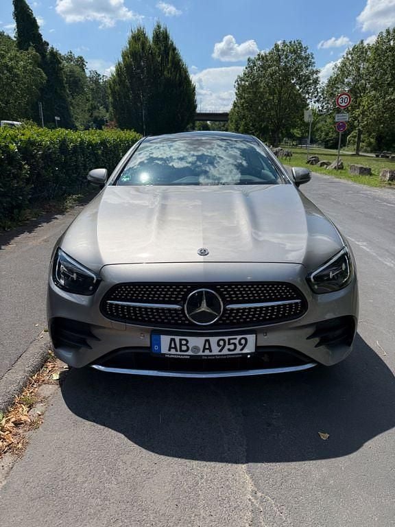 Beige Gebraucht 2020 Mercedes E220 Coupé | 40.200 € (Etwas zu teuer) - Bild 1/4