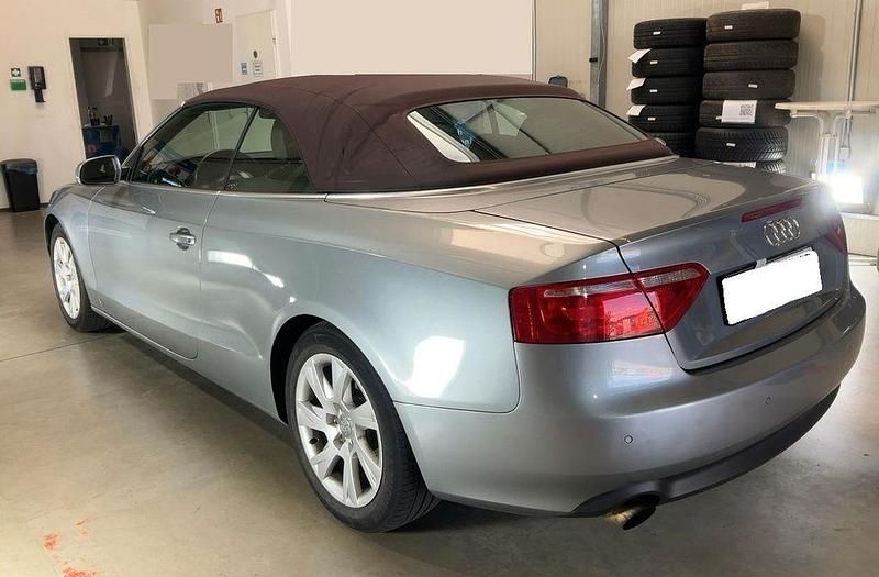 Grau Gebraucht 2010 Audi A5 Cabriolet Ambiente Cabrio | 9.999 € (Fairer Preis) - Bild 1/4