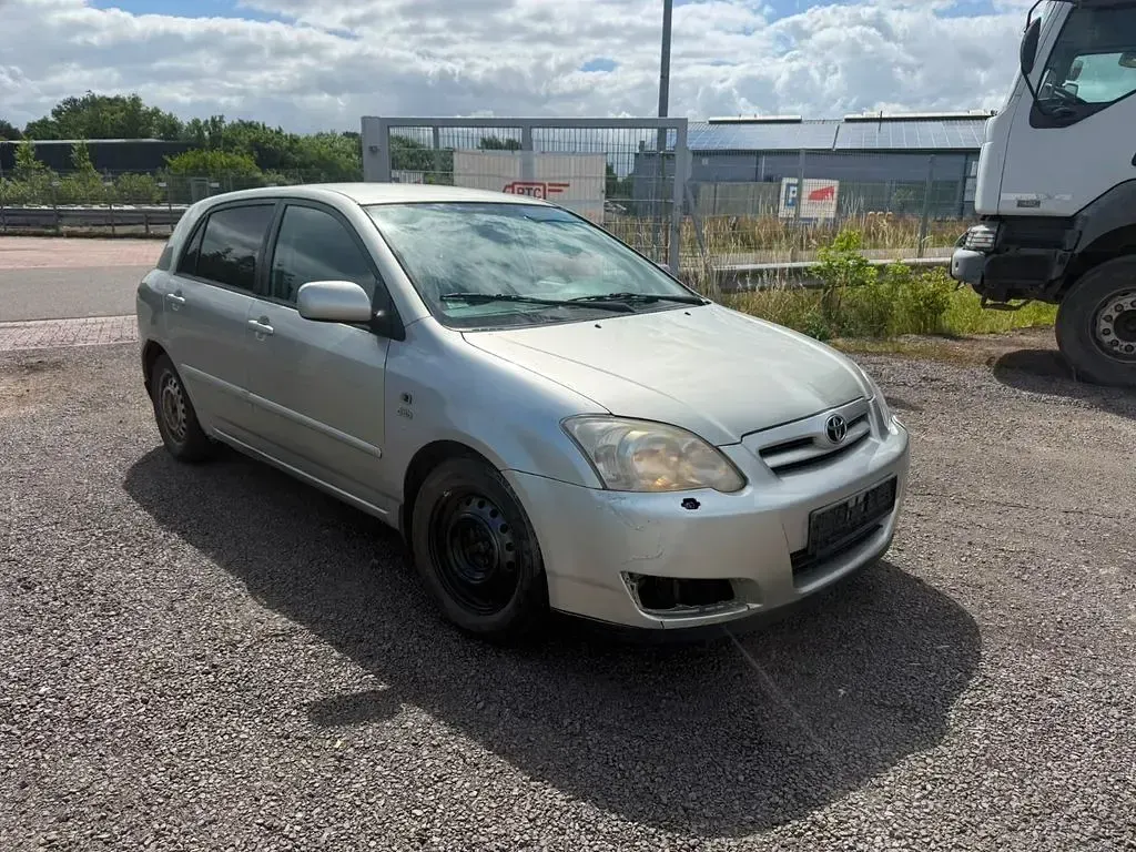 Gebraucht Toyota Corolla 90 PS (66 kW) 2007 Silber Limousine