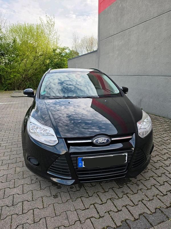 Usata Ford Focus 105 CV (77 kW) 2013 Nero Station wagon