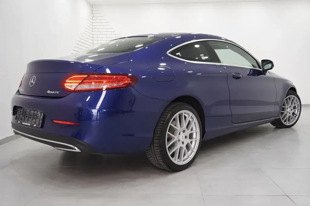 Gebraucht Mercedes C220 170 PS (125 kW) 2018 Blau Coupé