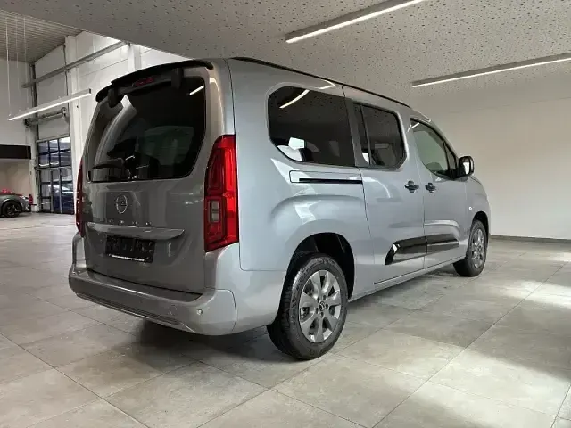 Neu Opel Combo 131 PS (96 kW) 2026 Kontrast grau Van / Kleinbus