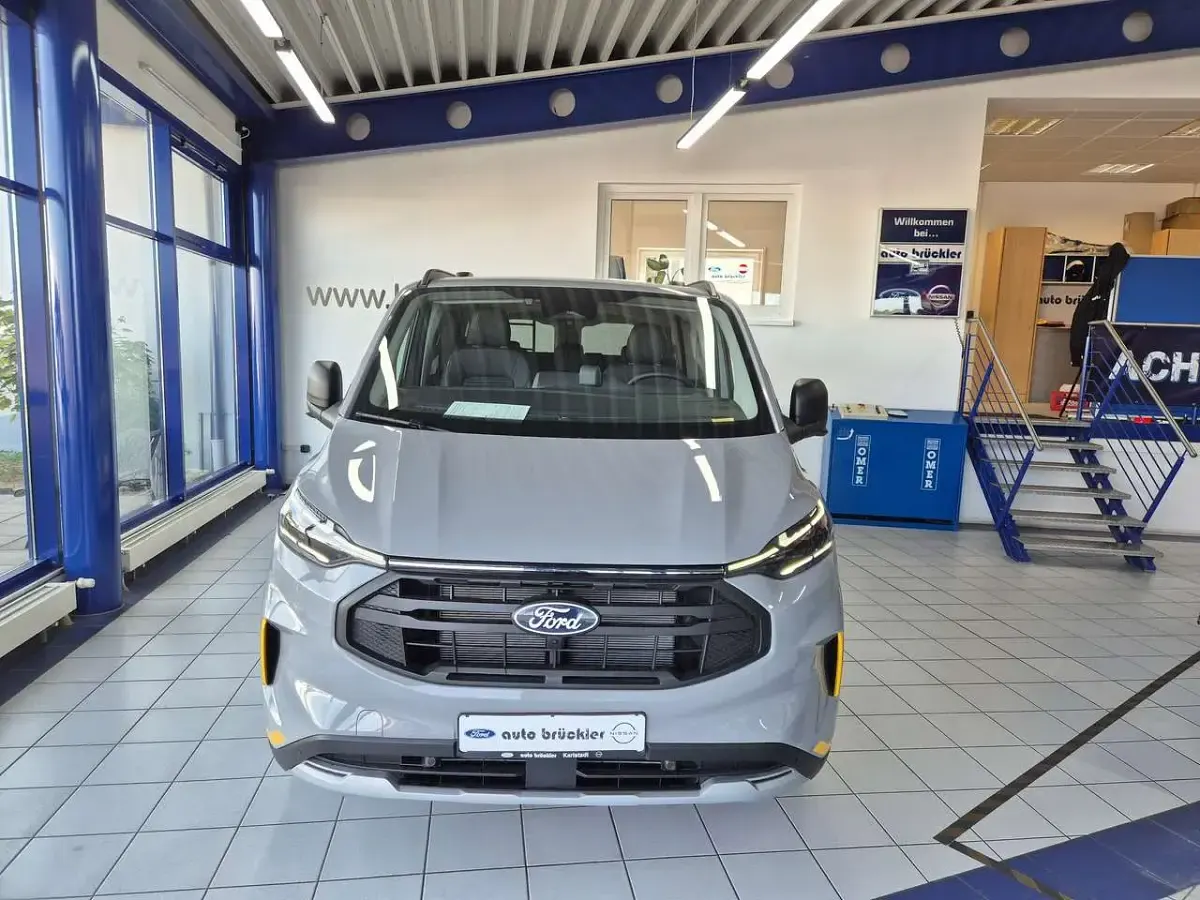 Gebraucht Ford Transit Custom 170 PS (125 kW) 2026 Grey matter Kombi