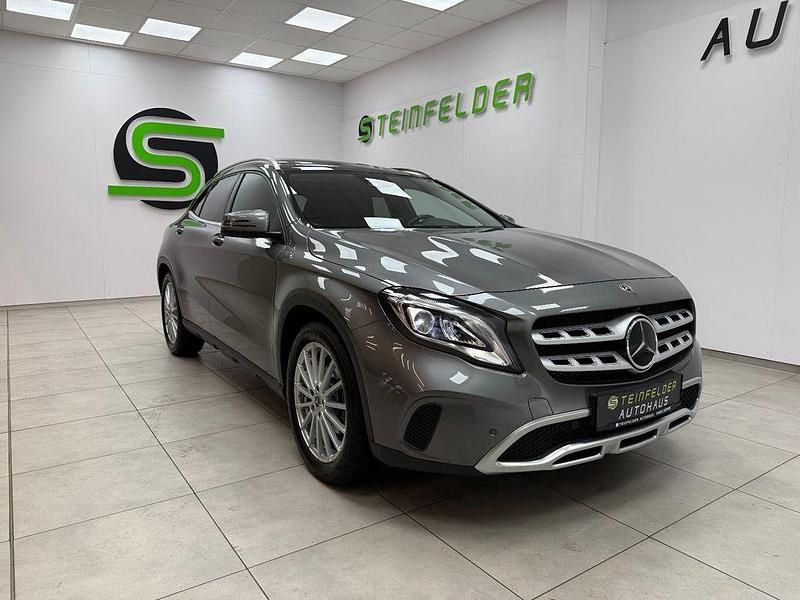 Gebraucht Mercedes GLA180 122 PS (89 kW) 2019 Grau SUV
