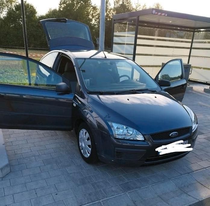 Usata Ford Focus 101 CV (74 kW) 2006 Grigio Utilitaria