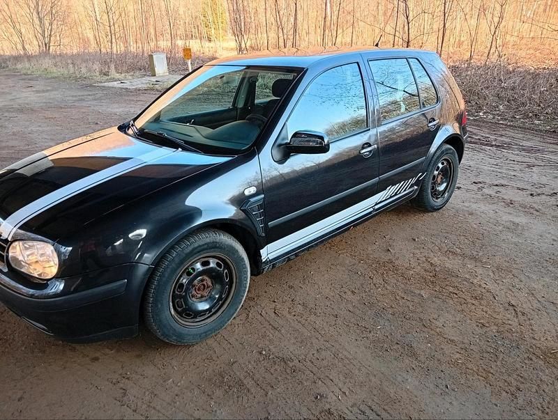 Gebraucht VW Golf IV 75 PS (55 kW) 2001 Schwarz Kleinwagen