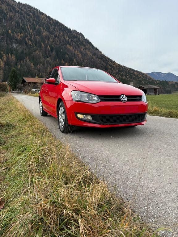 Rot Gebraucht 2010 VW Polo Limousine | 3.800 € (Guter Preis) - Bild 1/4