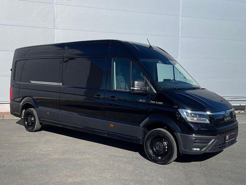 Neu MAN TGE 177 PS (130 kW) 2026 Deep black perleffekt Van
