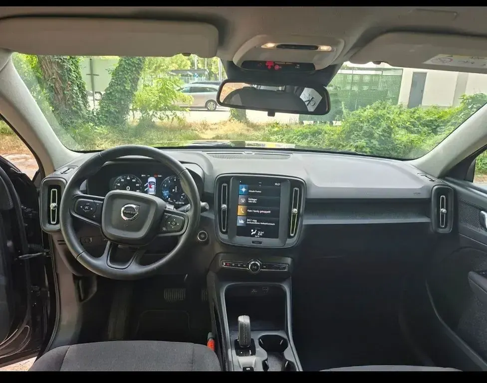 Gebraucht Volvo XC40 163 PS (119 kW) 2021 Schwarz SUV