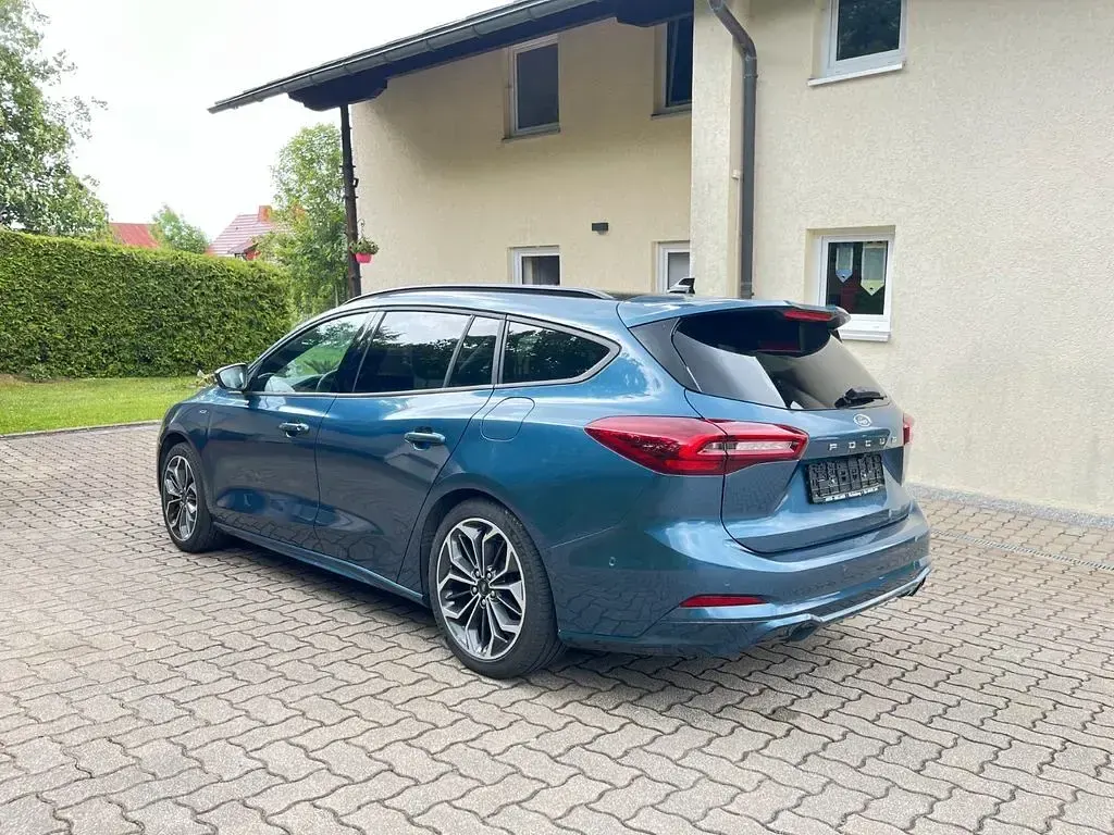 Gebraucht Ford Focus ST-Line X 155 PS (114 kW) 2025 Chrome blau (metallic) Kombi