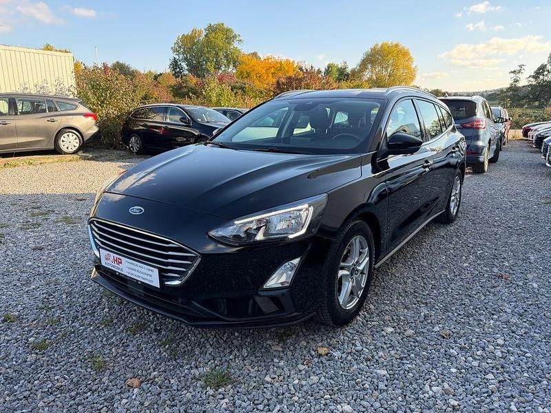 Schwarz Gebraucht 2019 Ford Focus Cool & Connect Limousine | 11.999 € (Fairer Preis) - Bild 1/4