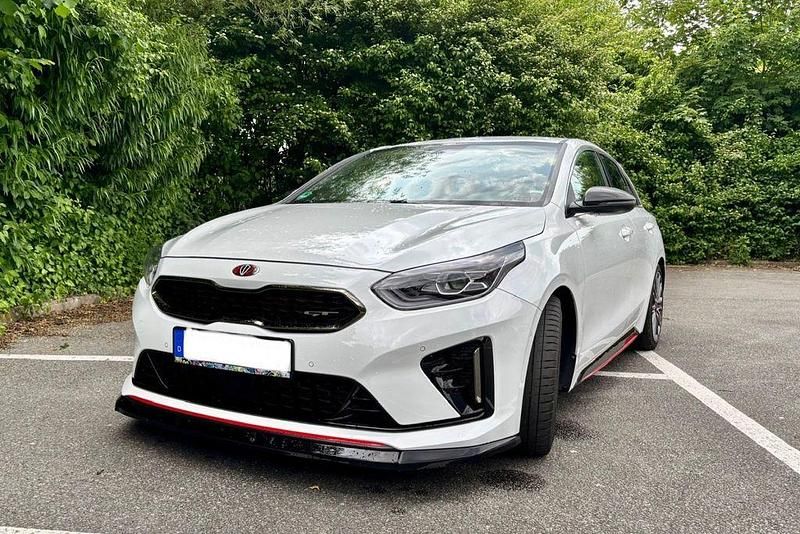 Weiß Gebraucht 2020 Kia ProCeed Kleinwagen | 23.980 € (Fairer Preis) - Bild 1/4