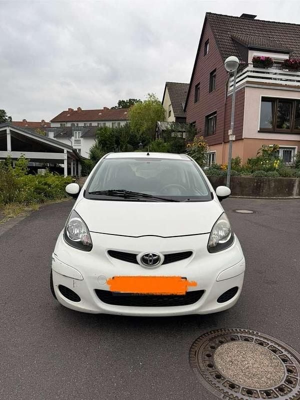Gebraucht 2011 Toyota Aygo City Kleinwagen | 2.500 € (Etwas zu teuer) - Bild 1/4