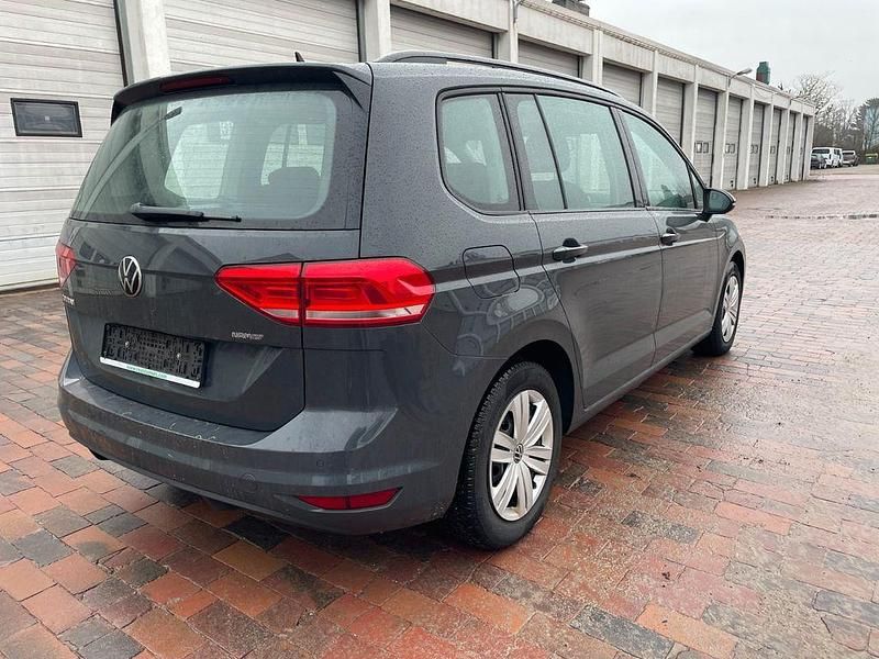 Gebraucht VW Touran 116 PS (85 kW) 2020 Grau Van / Kleinbus