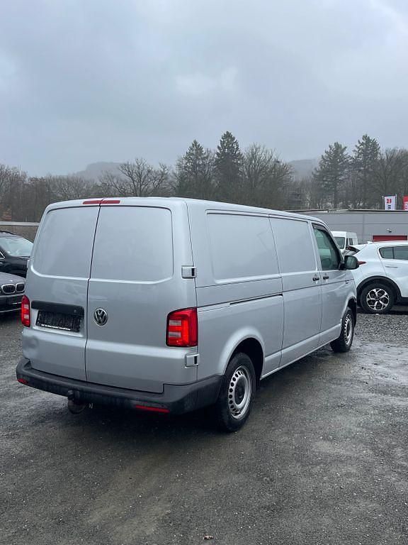 Gebraucht VW Transporter 150 PS (110 kW) 2017 Silber Van