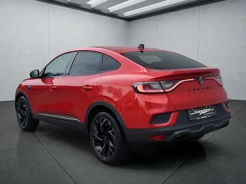 Gebraucht Renault Arkana 158 PS (116 kW) 2025 Rot SUV
