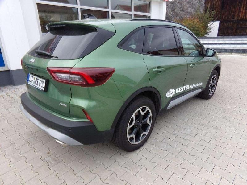 Gebraucht Ford Kuga Active 152 PS (111 kW) 2024 Bursting green SUV