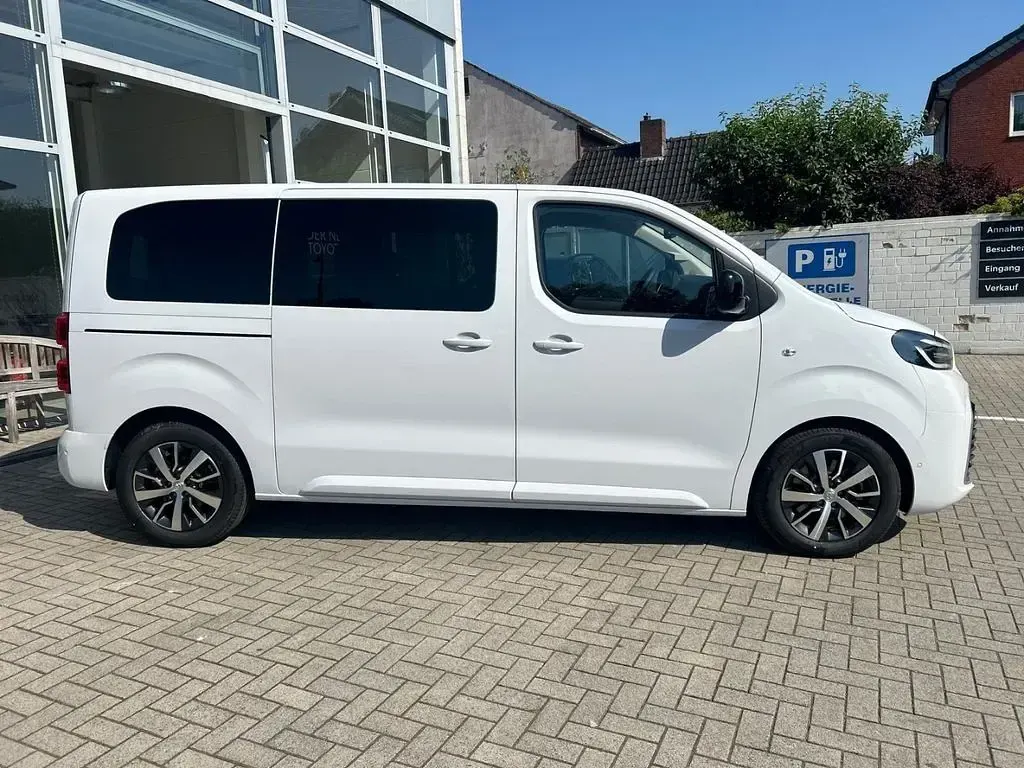 Neu Toyota Proace Verso 150 PS (110 kW) 2026 Weiss Kombi