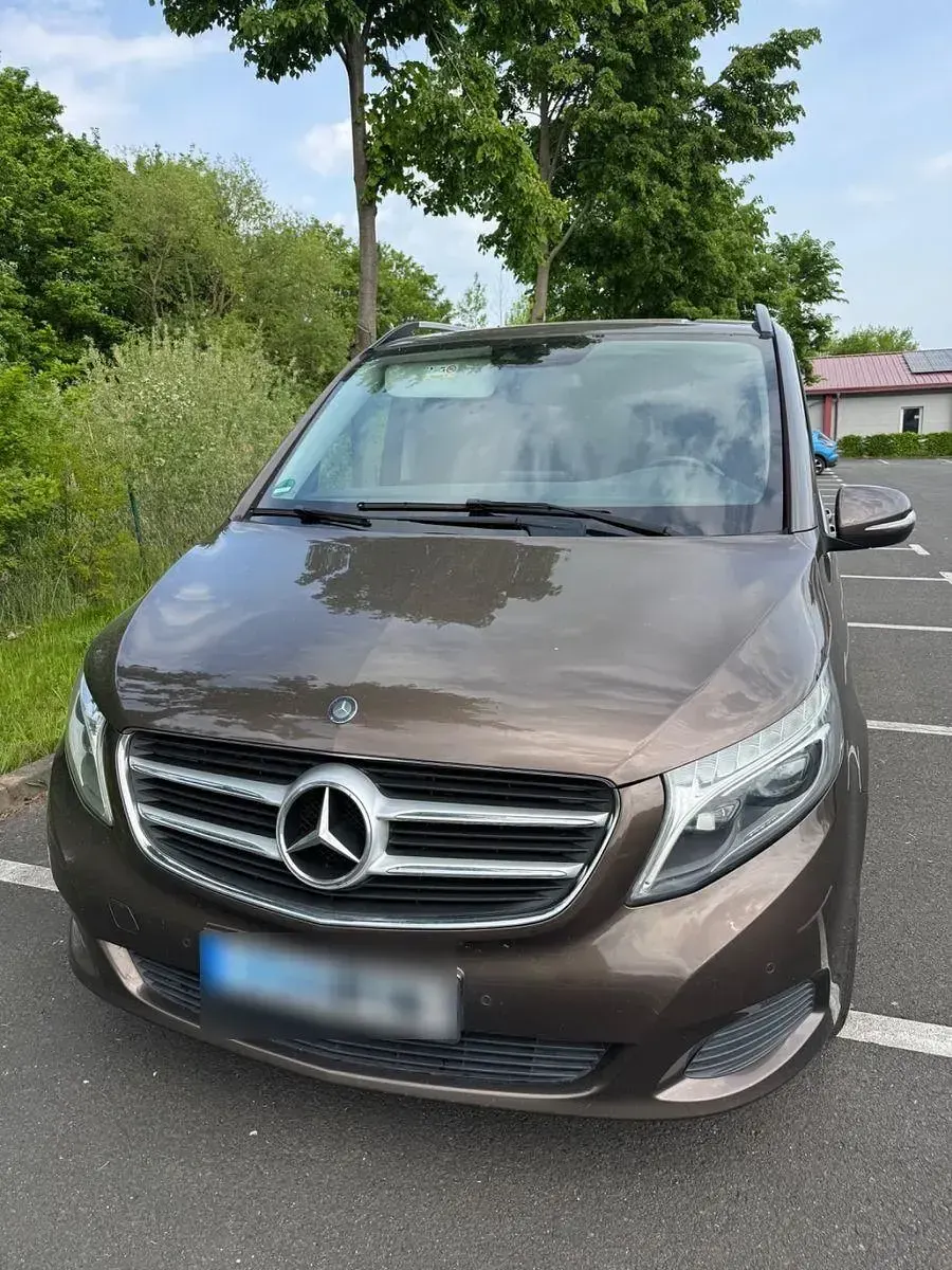 Gebraucht Mercedes V220 Edition 163 PS (119 kW) 2014 Braun Van / Kleinbus