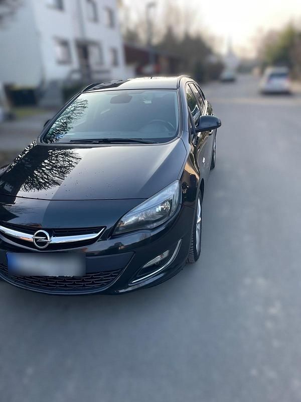 Gebraucht Opel Astra 165 PS (121 kW) 2013 Schwarz Kombi