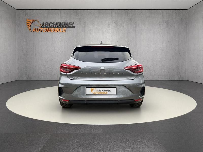 Neu Mitsubishi Colt Plus 143 PS (105 kW) 2025 Grau Limousine