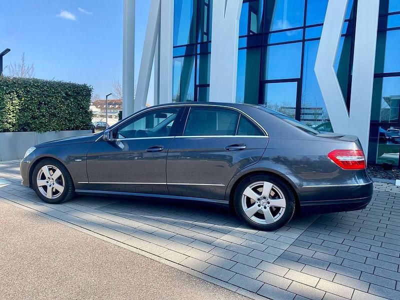 Gebraucht Mercedes E350 292 PS (214 kW) 2009 Grau Limousine