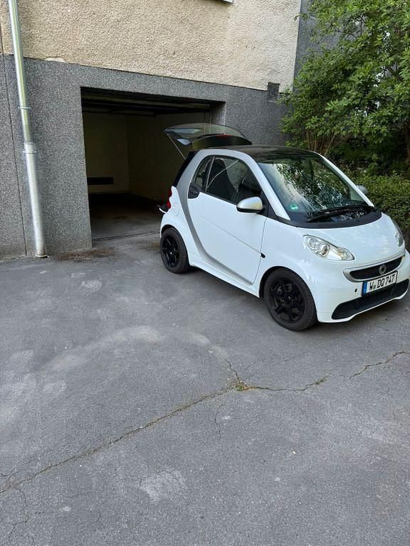 Weiß Gebraucht 2013 Smart ForFour Kleinwagen | 4.099 € - Bild 1/4