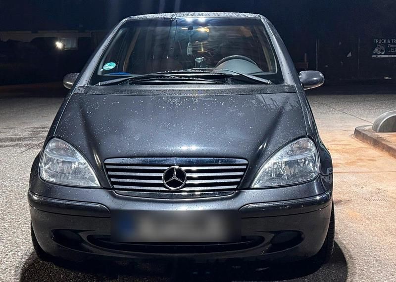 Schwarz Gebraucht 2002 Mercedes A190 Kleinwagen | 2.850 € (Fairer Preis) - Bild 1/4