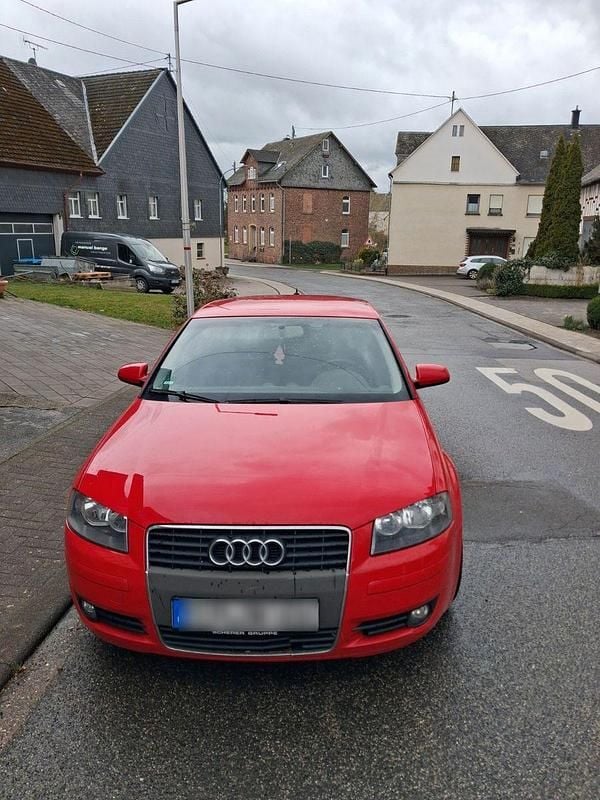 Gebraucht Audi A3 Attraction 105 PS (77 kW) 2004 Rot Kleinwagen