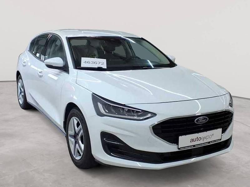 Frozen white Gebraucht 2022 Ford Focus Cool & Connect Limousine | 15.790 € (Superpreis) - Bild 1/4