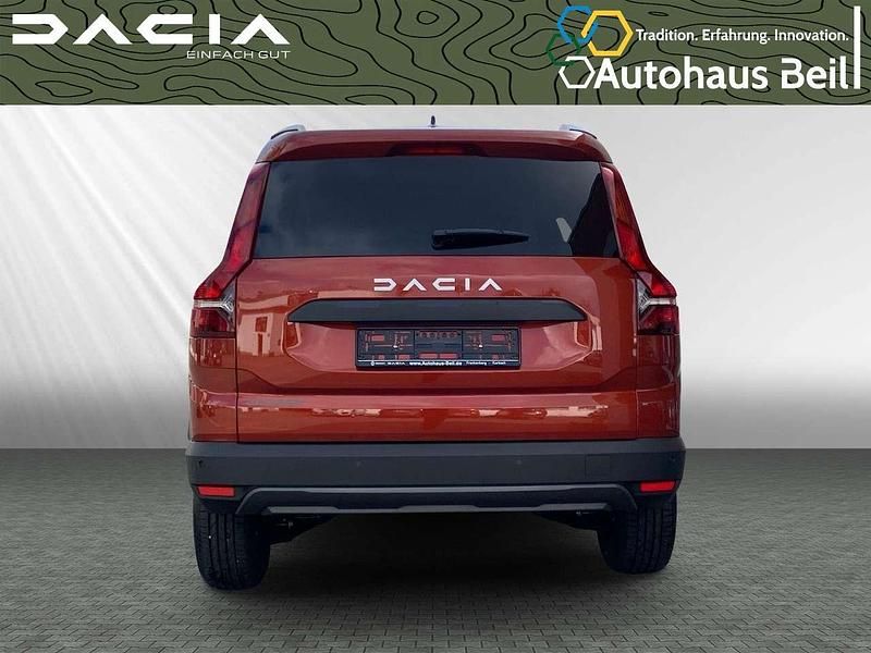 Neu Dacia Jogger Expression 110 PS (80 kW) 2025 Terracottabraun metallic Van / Kleinbus