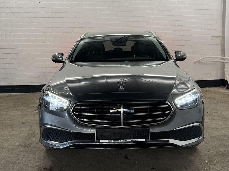 Gebraucht Mercedes E300 320 PS (235 kW) 2022 Grau Limousine