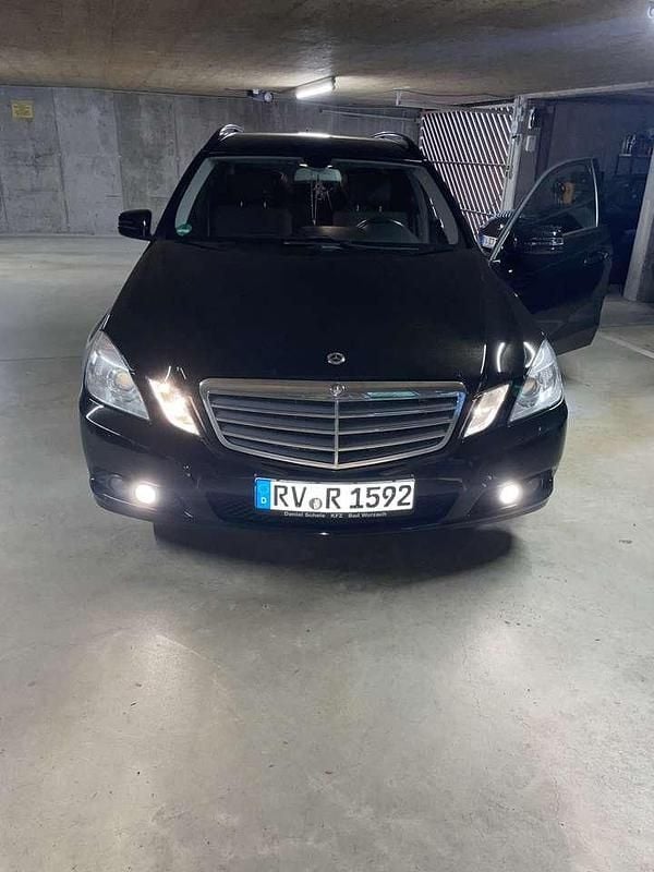Gebraucht 2011 Mercedes E220 Kombi | 10.300 € (Etwas zu teuer) - Bild 1/4