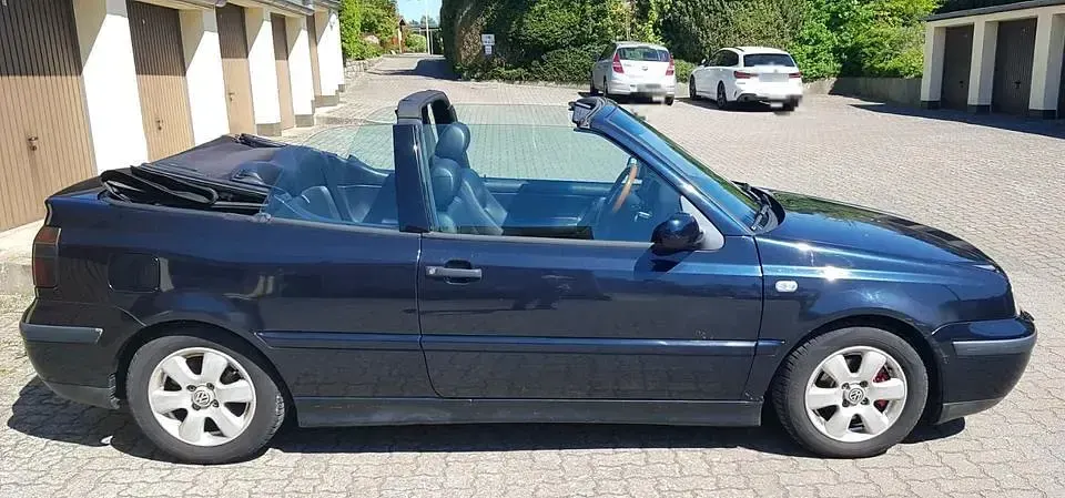 Occasion VW Golf 115 ch (84 kW) 2001 Bleue Cabriolet