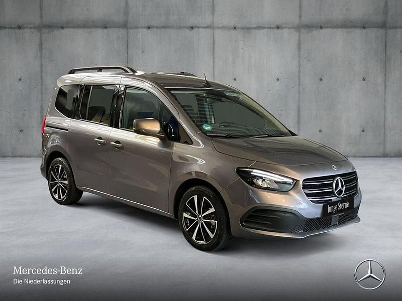 Gebraucht Mercedes T180 Progressive 116 PS (85 kW) 2025 Grau Van / Kleinbus