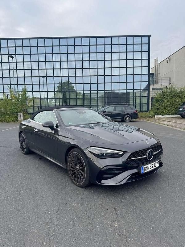 Gebraucht 2024 Mercedes CLE300 AMG line Cabrio | 78.000 € (Teuer) - Bild 1/4