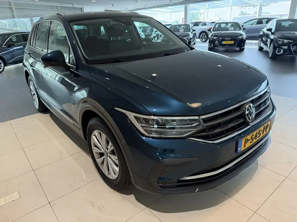 Gebraucht VW Tiguan Business 131 PS (96 kW) 2022 Blau SUV